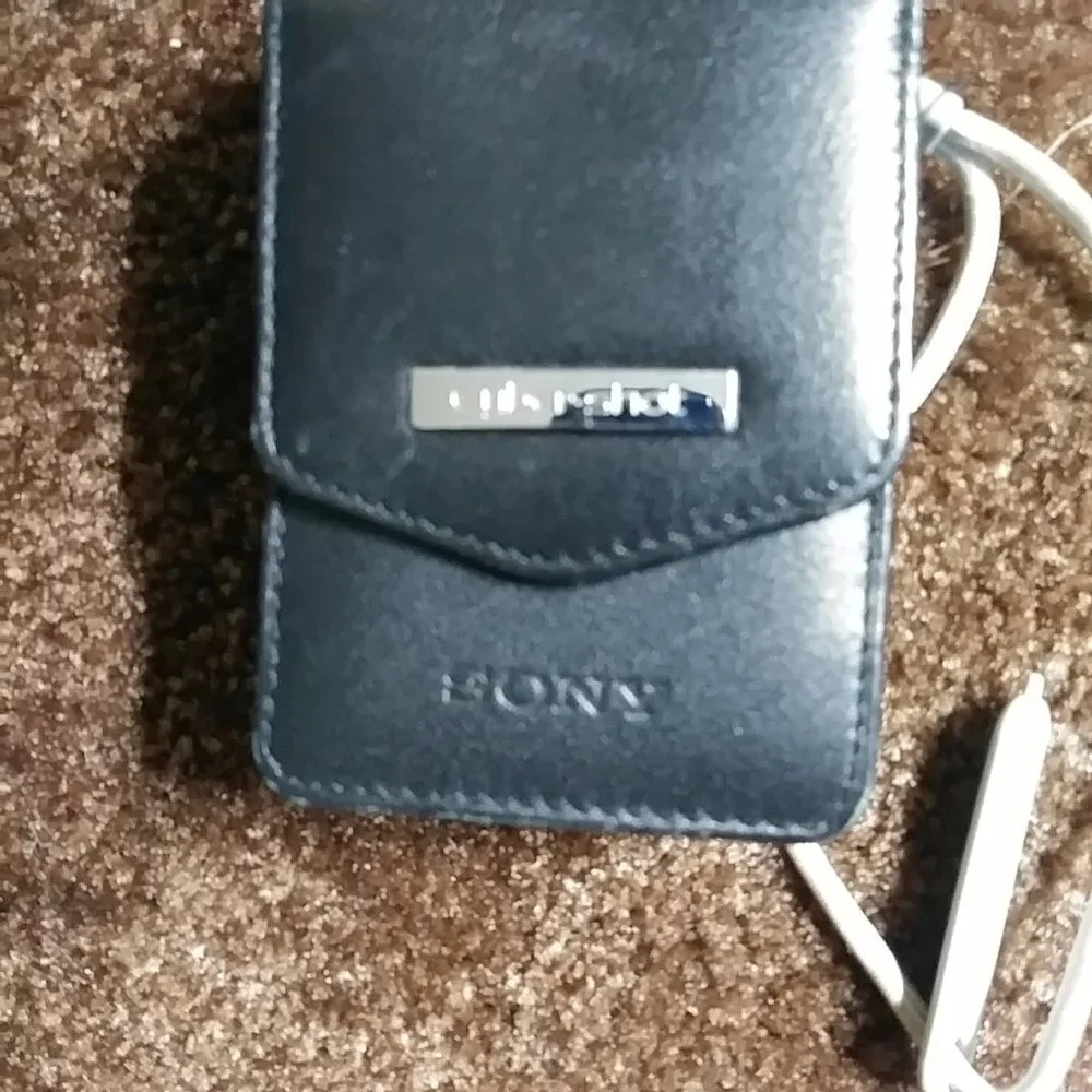Camera Sony Cybershot  Silver Like New 8.1 Mega Pixels